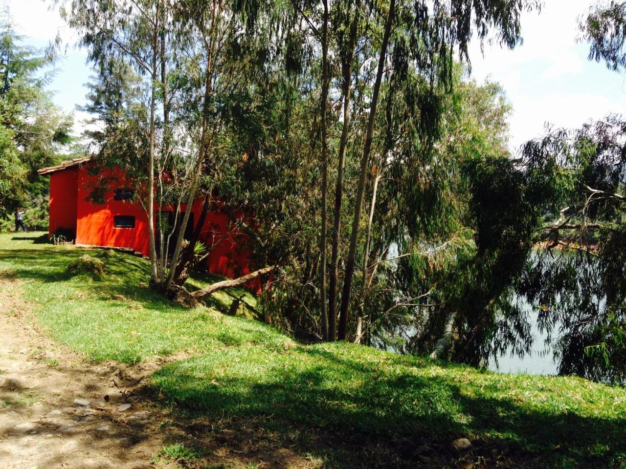 Ecolodge Bahia Del Penon Guatape Exterior photo